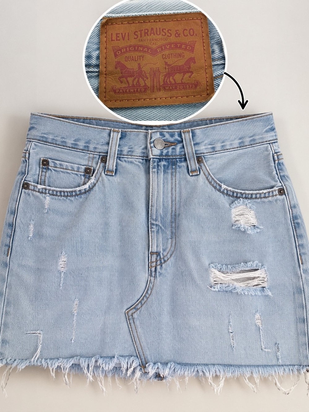LEVI’S SIZE 26 DISTRESSED DENIM MINI SKIRT LIGHT WASH RAW FRAYED HEM 100% COTTON